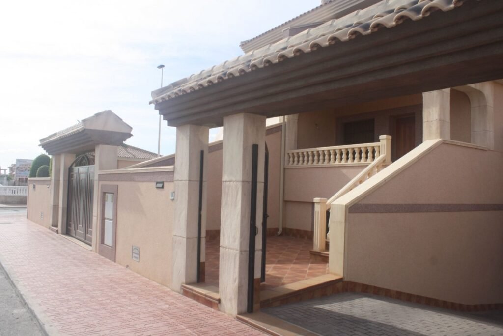 Rijwoning met 2 slaapkamers in Torrevieja