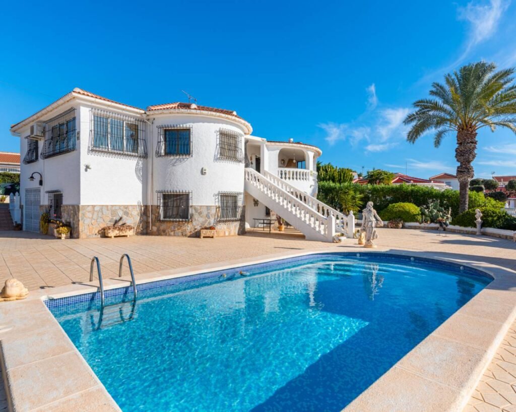 Villa met 5 slaapkamers in Ciudad Quesada