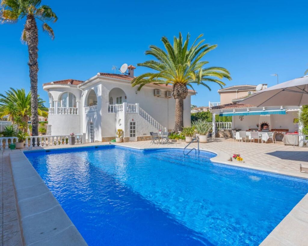 Villa met 4 slaapkamers in Ciudad Quesada