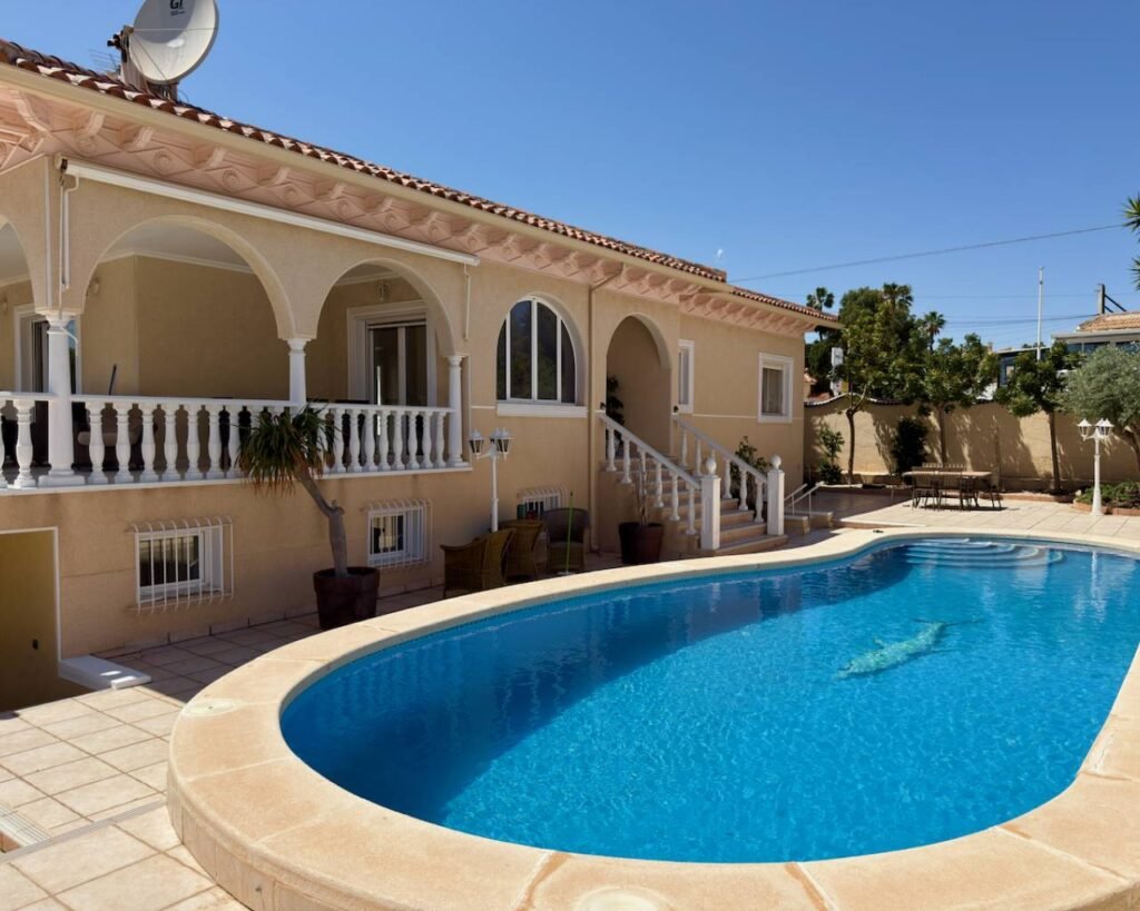 Villa met 4 slaapkamers in Ciudad Quesada