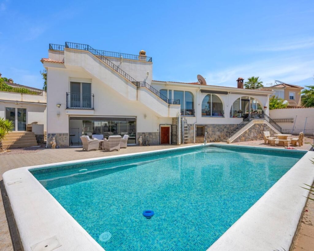 Villa met 7 slaapkamers in Ciudad Quesada