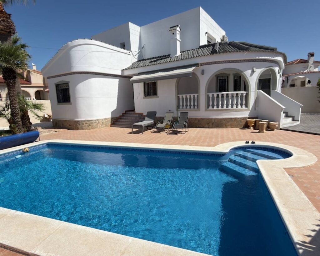 Villa met 4 slaapkamers in Ciudad Quesada